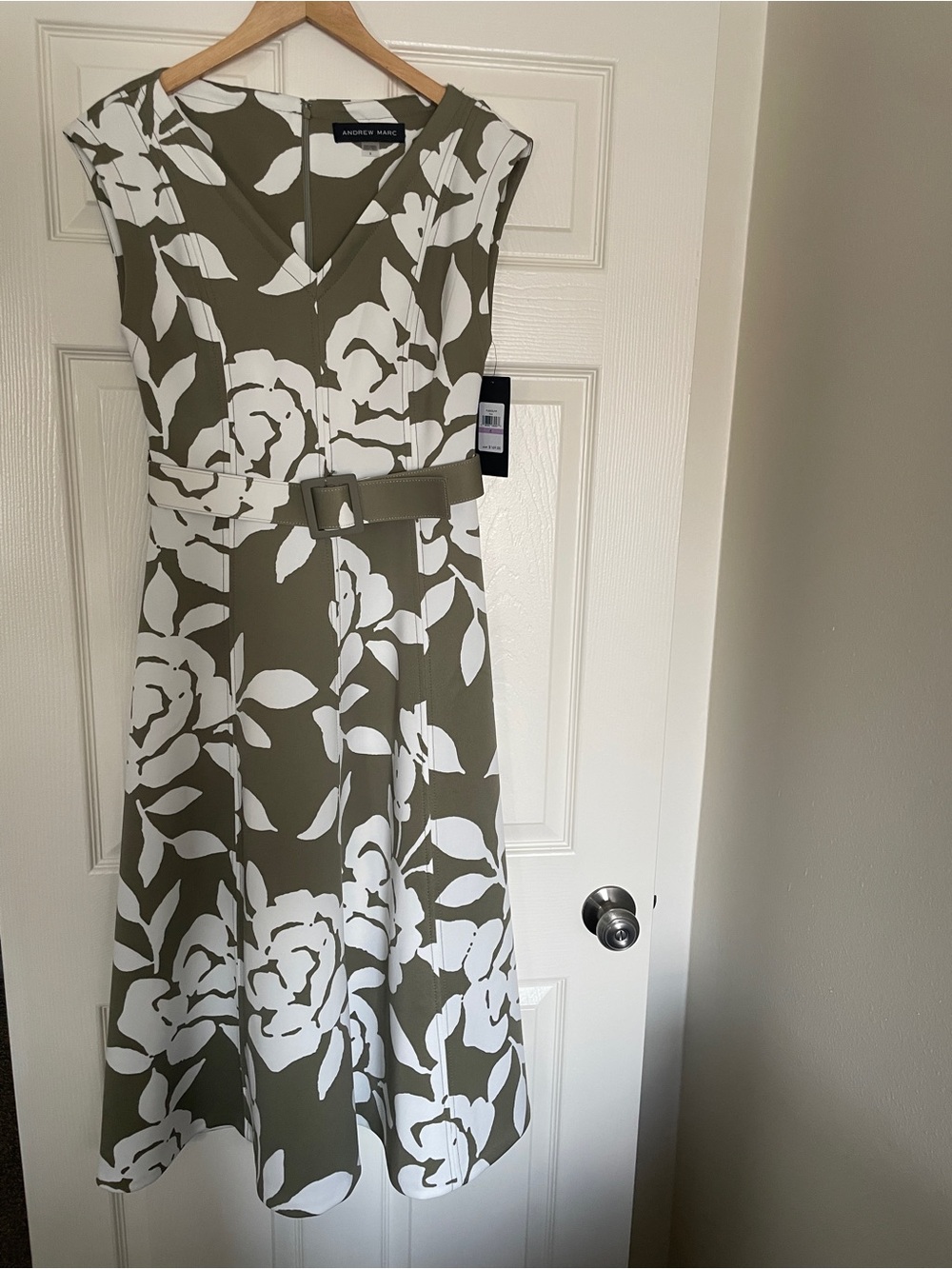 🤍 Andrew Marc Olive & White Floral Belted Fit-and-Flare Dress 🤍